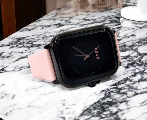 นาฬิกา GUOU สายซิลิโคน หน้าปัดสีดำสายชมพู ทรงสีเหลี่ยมโค้งมน สวยหรู